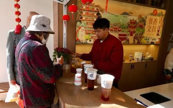 让更多优质服务“嵌”到百姓心坎（社会杂谈）